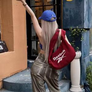 
Reebok trend classic big logo crescent bag monk bag water-proof large capacity single-shoulder crossbody bag