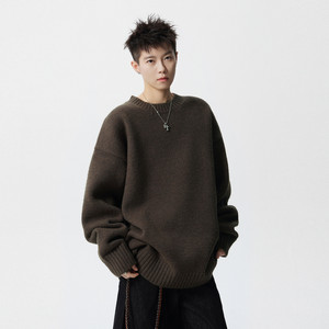 
Wukong is in stock, trendy American style simple solid color round neck sweater for men, loose and versatile pullover sweater for couples in autumn.