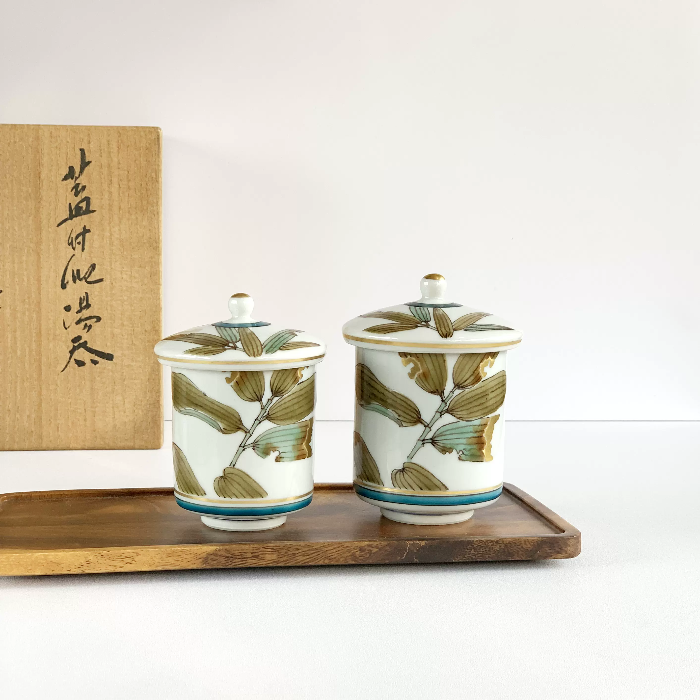 送料無料 明治～大正九谷焼　手描き松鶴紋杯台/盃台5客　完品無傷 送料無料 明治～大正九谷焼 手描き松鶴紋杯台/盃台5客 完