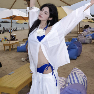 
Beautiful three-dimensional flower Klein blue bikini white old money shirt wide-leg pants vacation hot spring sexy swimsuit women