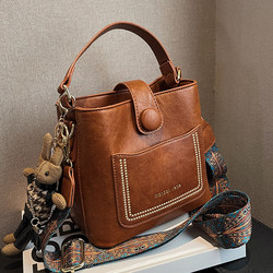 Retro High-End Bag for Women 2025 Super Popular Korean Style Fashion Shoulder Crossbody Bag Niche Design Satchel Bucket Bag