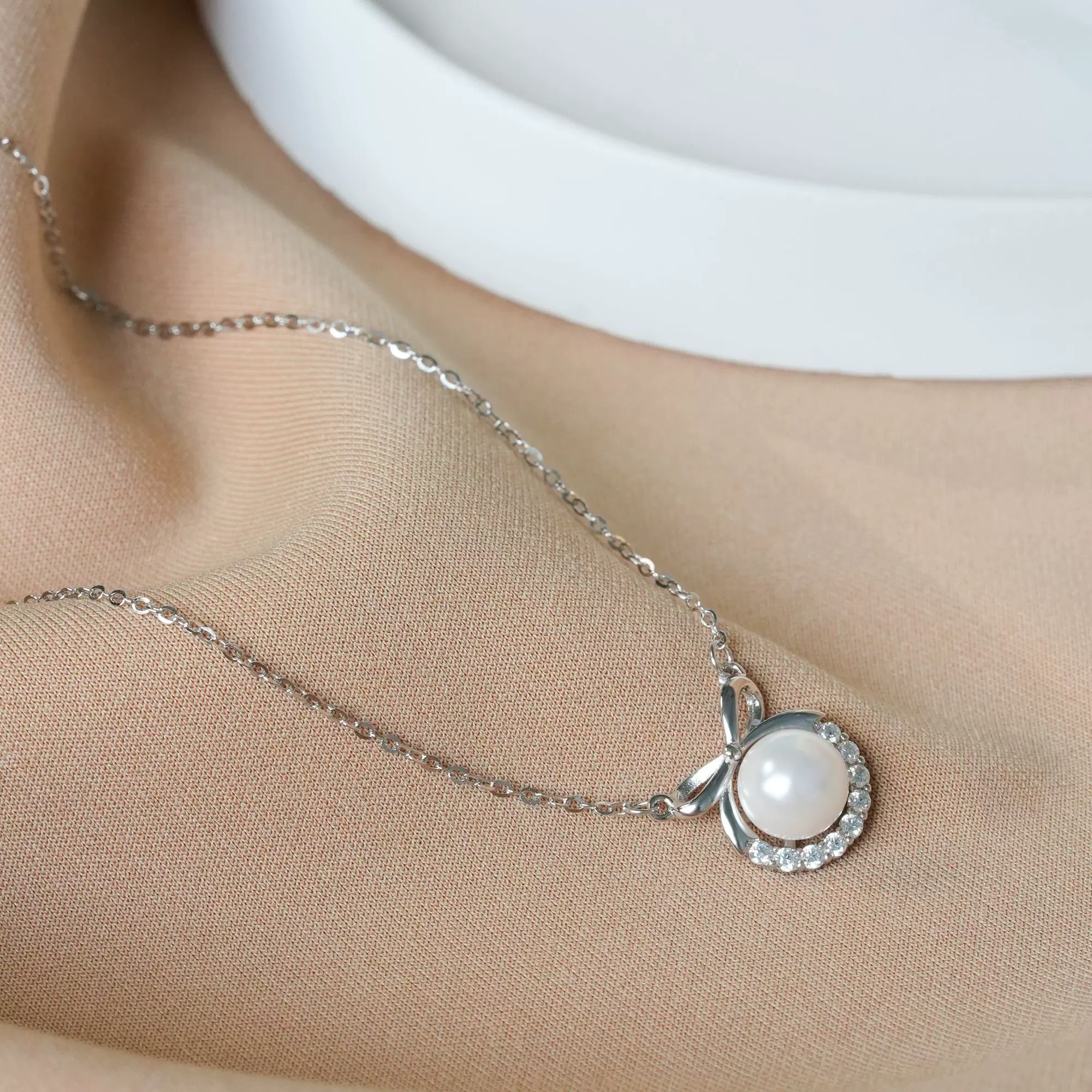 甜美花环蝴蝶结项链女气质轻奢颈链锁骨链