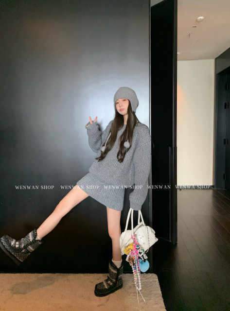 WENWAN gray loose round neck pullover sweater + high-waisted slim knitted skirt
