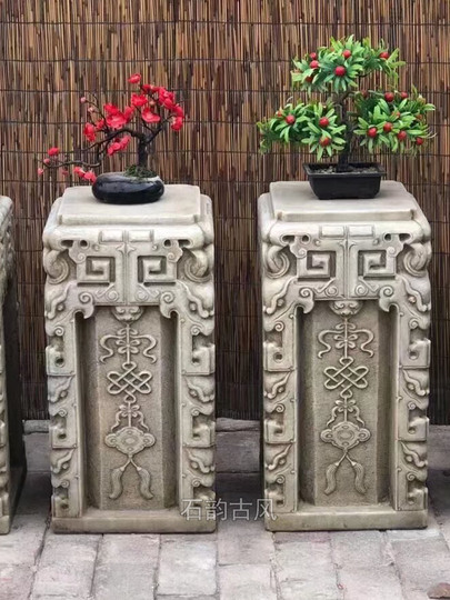 白い大理石の柱、石の台座、花台 - 中国風ガーデンオーナメント