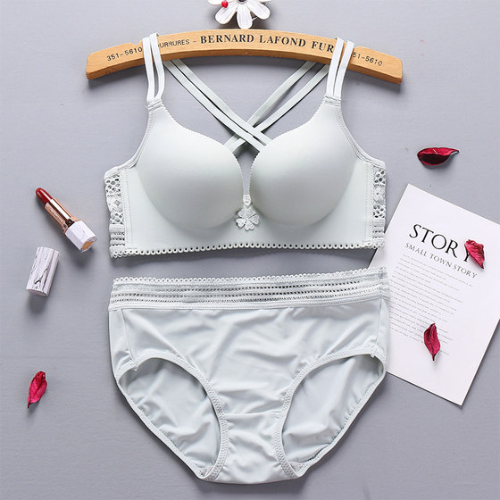 Cross -back thicker bras, super special thickness 9cm8cm non -traceless, steel circle underwear girl Xiaoping shows big bra
