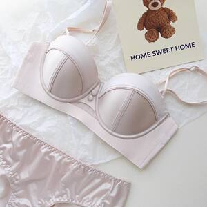 
Light luxury underwear for girls, pearlescent satin, small breast push-up, anti-sagging, wire-free thickened bra set