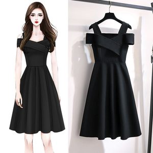 Banquet Large size new black dress dress fat MM temperament sexy exposed shoulder skirt small A -line middle long skirt