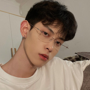 
Korean rimless glasses frames for men, trendy ins literary and elegant scum, anti-radiation, anti-blue light, square flat glasses for women