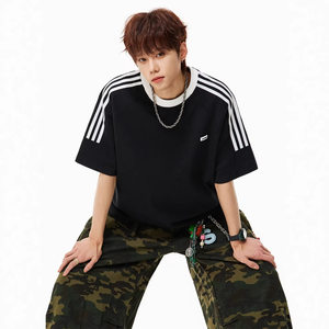 
American Striped Contrast Color Splicing Round Neck Short Sleeve T-shirt for Men and Women 2026 New Versatile Loose Sports and Leisure Half Sleeves