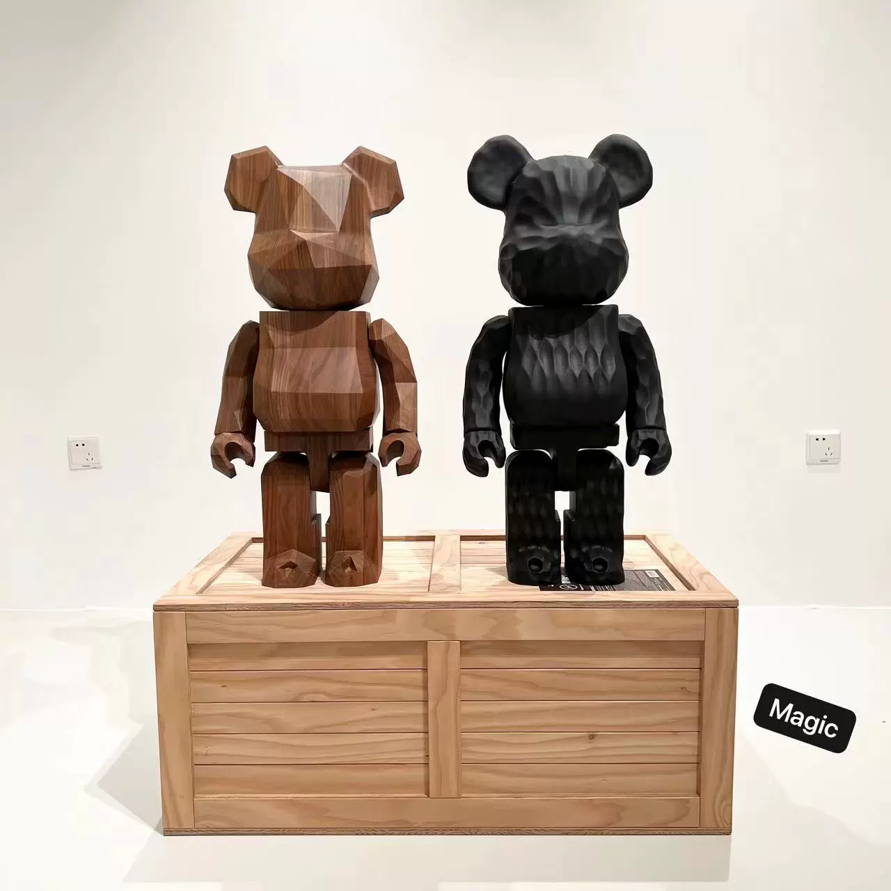 ▷ 1000% Bearbrick Karimoku Fragment Wooden Polygon Horizon by