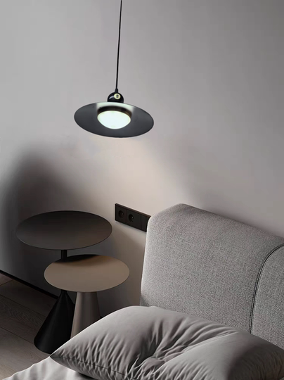 バウンシングビリヤードライト - 4ヘッドLEDシャンデリア