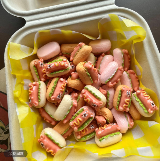 
Mickey's custom Jerry hot dog creative handmade DIY simulation miniature cream glue refrigerator magnet resin food and toy accessories