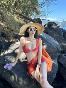 Seaside spicy girl dopamine swimsuit women Korean version rendering sexy exposed suspenders chest pads split pleated skirt bikini women