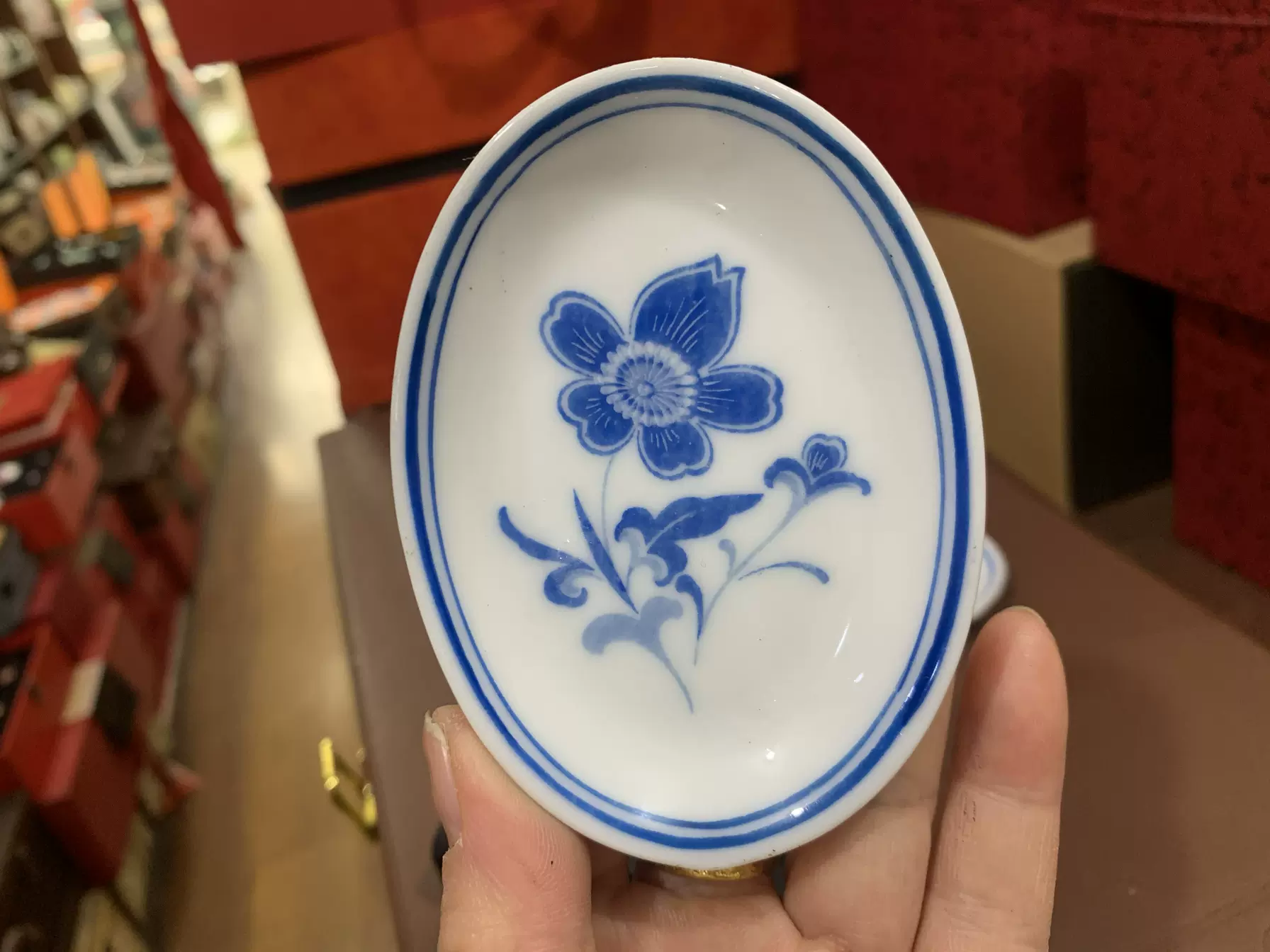醴陵瓷器--群力瓷厂70年代生产的釉下手绘蓝牡纹盘子--收藏品