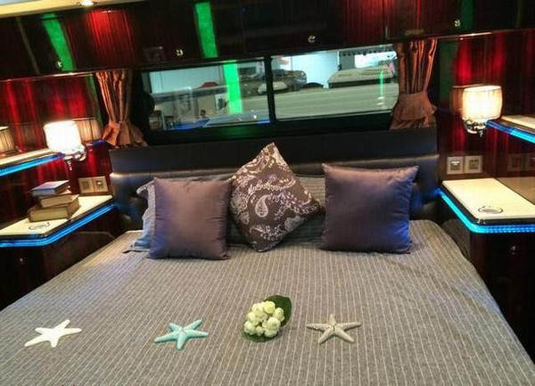 豪华房车三: 午夜骑士