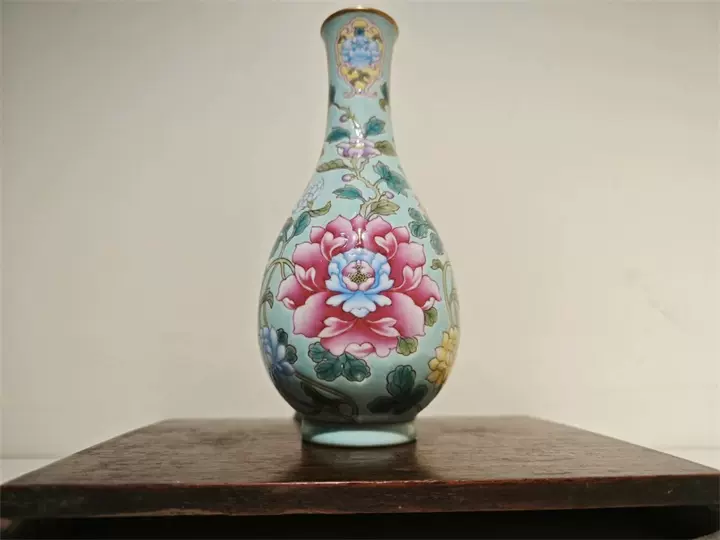 中国美術 古玩 粉彩花卉蝶々紋樣皿 中国美術 古玩 粉彩花卉蝶々紋樣皿 陶芸