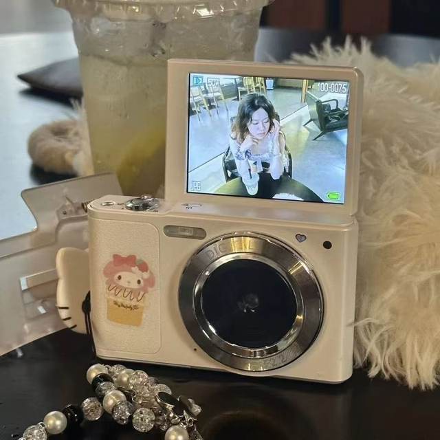 Retro CCD digital camera student party entry-level campus travel vlog self-portrait mirrorless camera