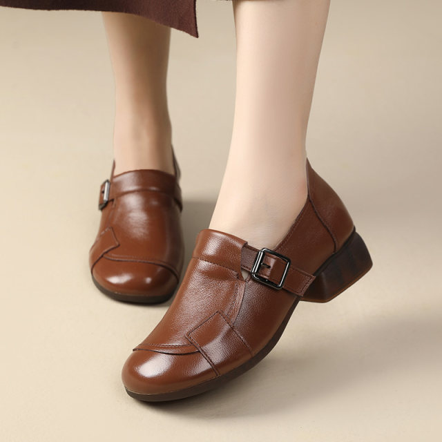 Loafers women's 2025 genuine leather new beef tendon soft sole comfortable wide fat foot shoes spring and autumn large size thick heel mother's shoes