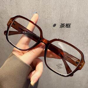 Brown frame shows face for little ladies, large frame, retro square frame, new style, plain face street photography, can be equipped with myopia anti-blue light