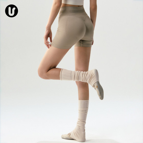 
Butt-lifting sports shorts for women, new quick-drying tight-fitting yoga clothes, three-point pants, running Pilates training clothes, fitness pants