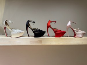 
European and American foreign trade fashion catwalks satin belt buckle pointed toe high heels waterproof platform stiletto heel ballet bow sandals