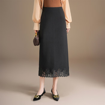 Lace spliced ​​straight skirt long skirt for women in autumn 2025 new black fashionable and versatile draping one-step skirt