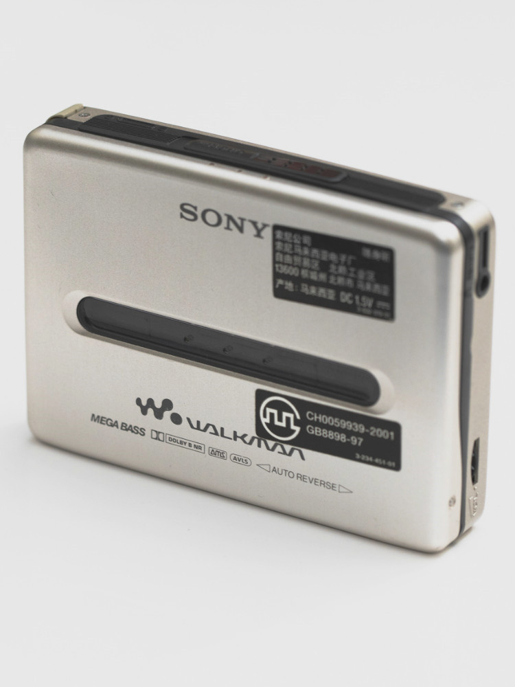 Sony 超薄磁带随身听
