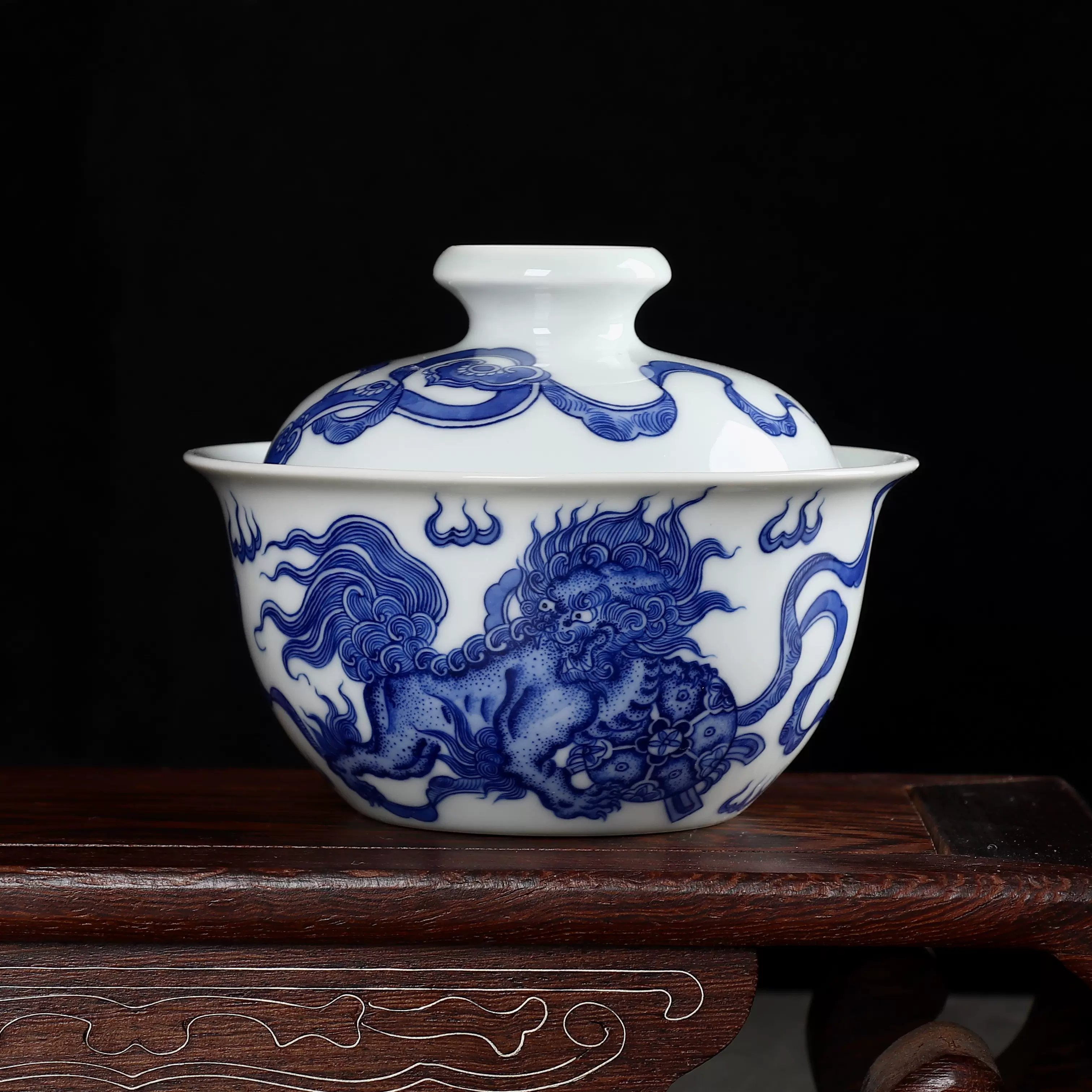 景徳鎮七丞堂陶磁青花釉里紅双獅滾繡球二才蓋碗 茶碗 煎茶器 新品未使用 景徳鎮 青花釉里紅三才蓋碗 茶碗 煎茶器 未使用品 中国