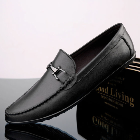 
This year's popular specials are simple men's shoes, beanie shoes, small leather driving shoes, spring, autumn and winter low-cut flat-soled cowhide shoes.