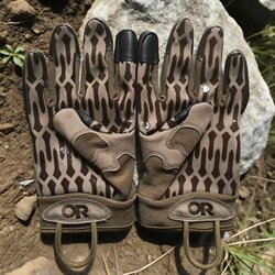 War Game Real-Life Cs Tactical Gloves, Non-Slip, Wear-Resistant, Touchscreen-Compatible Gloves, Unique Design, Available in or Simple Version