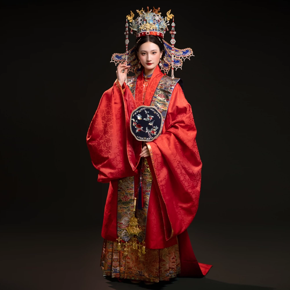 歲月 暗紋織錦對穿交上祆　白黒銀色トップス　明製漢服　苗族苗疆　新中式　着物和服 OZZON - 歲月 織錦暗紋交襟上祆馬面裙 白紫黒色セット 明製漢服