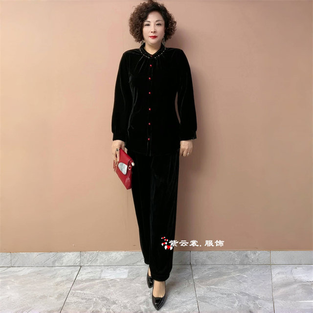 High -end wide wife autumn and winter new velvet cardigan middle -aged and elderly mother pretend to be fashionable long -sleeved large size jacket
