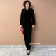 High -end wide wife autumn and winter new velvet cardigan middle -aged and elderly mother pretend to be fashionable long -sleeved large size jacket
