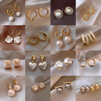 
Japanese and Korean cold style earrings, light luxury, high-end, fashionable and versatile earrings, niche, simple and elegant earrings