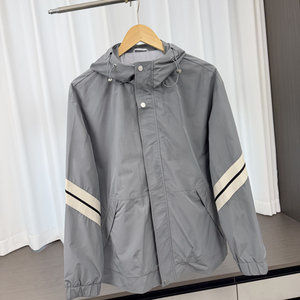 
Large company single! Contrast color stripes! Foreign trade men's spring lightweight and breathable outdoor sports and leisure hooded jacket