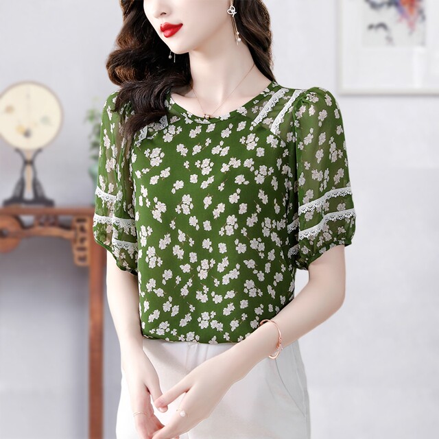 2025 summer new large-size floral chiffon short-sleeved shirt elegant and slim commuting party workplace mothers wear