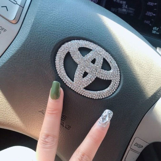 
Toyota steering wheel car logo Camry Corolla Ruizhi RAV4 Ralink Highlander diamond modification decorative car sticker diamond