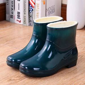 All -in -one water shoes Women's short tube snow boots kitchen waterproof shoes warm, anti -slip, wear -resistant fixing fixed cotton thick bottom
