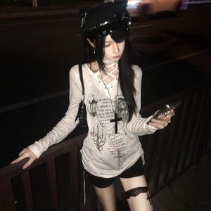 
The original innovative candle shadow cross subcultural strap knitted thin sweater