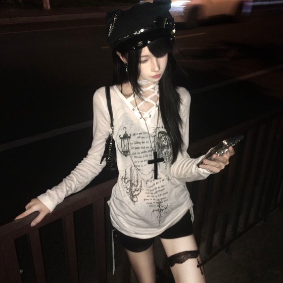
The original innovative candle shadow cross subcultural strap knitted thin sweater