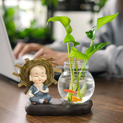 Creative and Cute Little Monk Home Decorations, Living Room Decorations, Wine Cabinet, Study Room, Office Workstation Desktop Small Furnishings