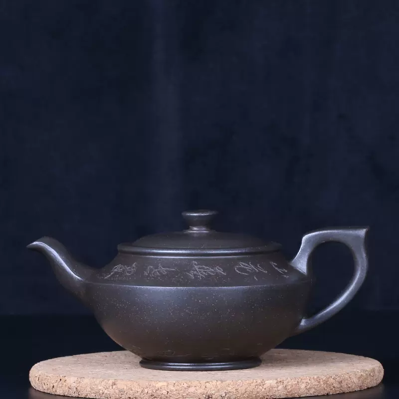 中国宜興紫砂壷 全手工老壼 普品文革早期50年代 本物保証 宜興紫砂壺文革一廠早期庫存老壺黑星砂老泥料純全手工扁鍾紫砂壺