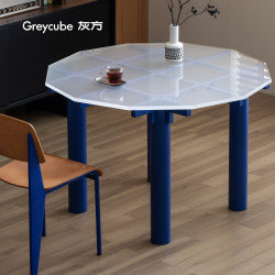 High-end polygonal transparent dining table