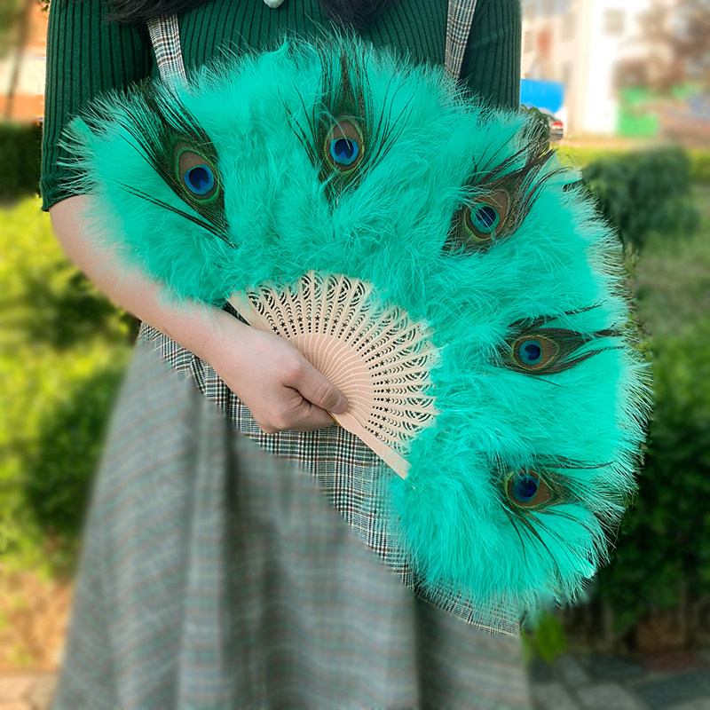 孔雀の羽扇 - 中国風折りたたみ扇