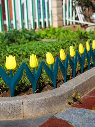 Simulated Tulip Flowers Plastic Fence Fence Railings Garden Lawn Decoration Landscaping Outdoor Courtyard Decorations