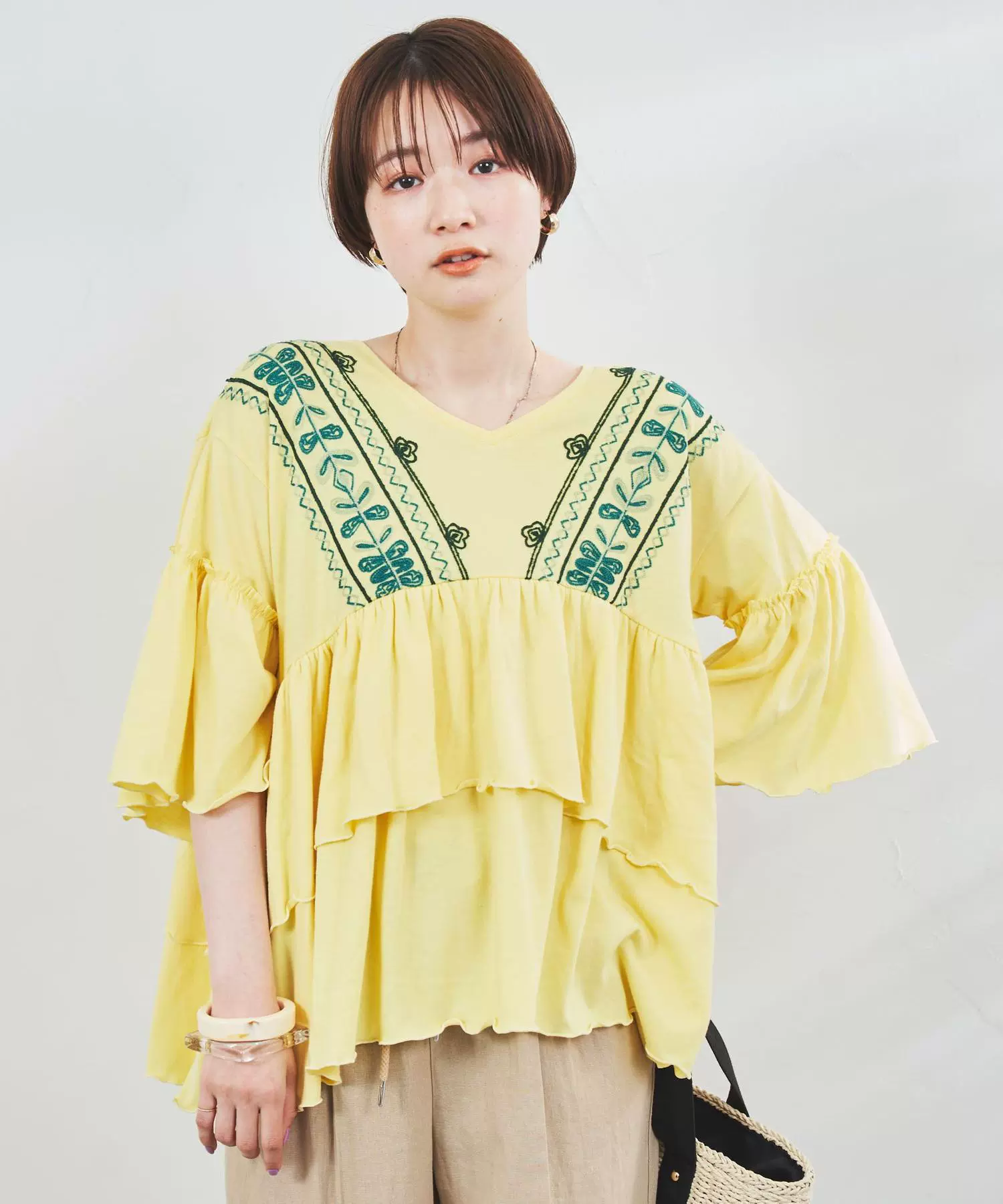 日本coen 刺绣喇叭袖T 恤上衣-Taobao