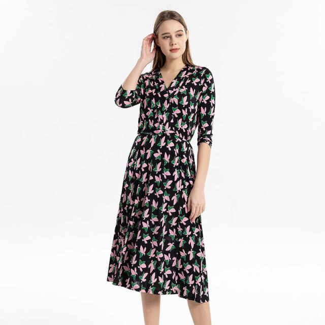 Zhen silk print seven -point sleeve dress ladies summer new V -neck silk silk knit waist waist elegant large skirt
