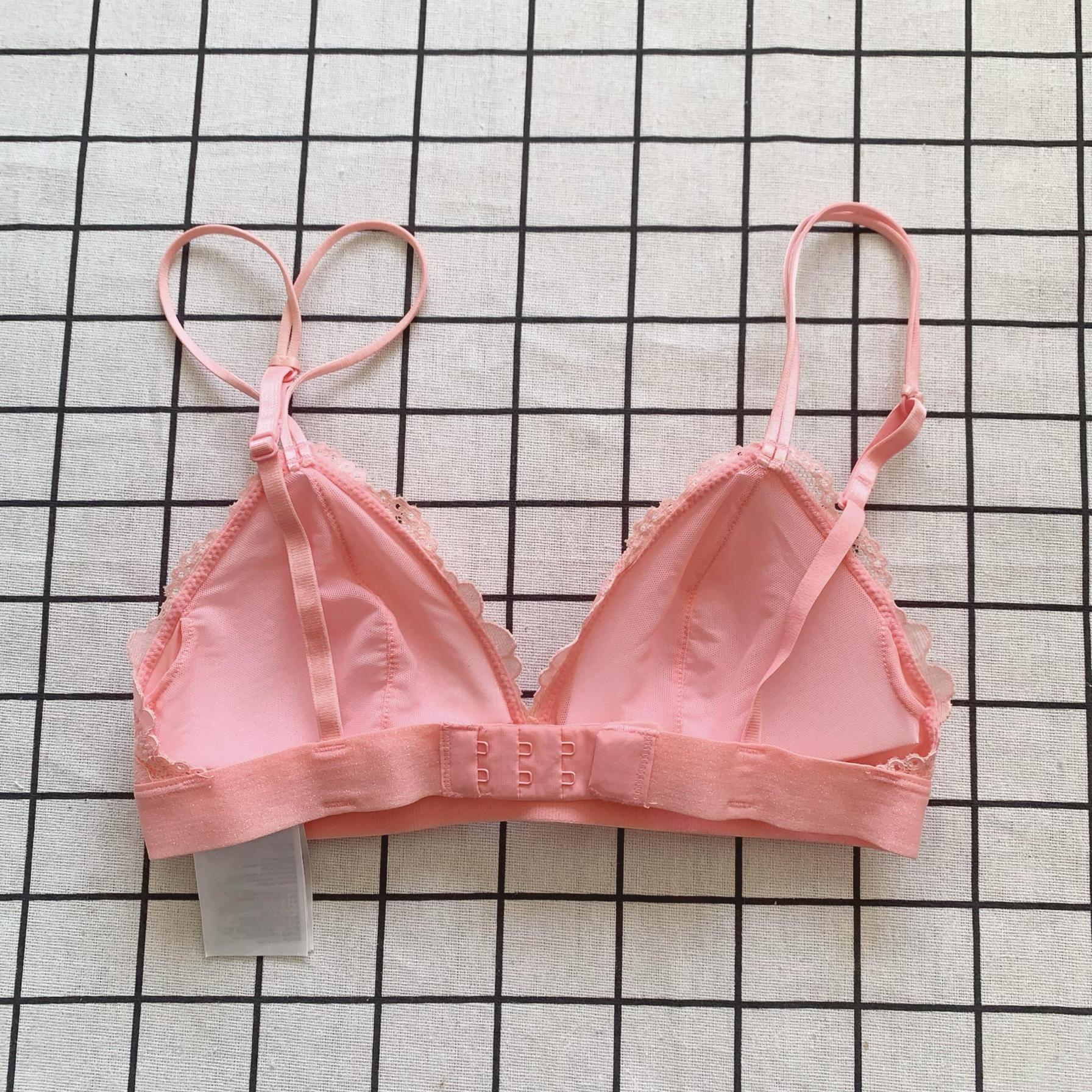 货号19一19码数70b粉色文胸无钢圈