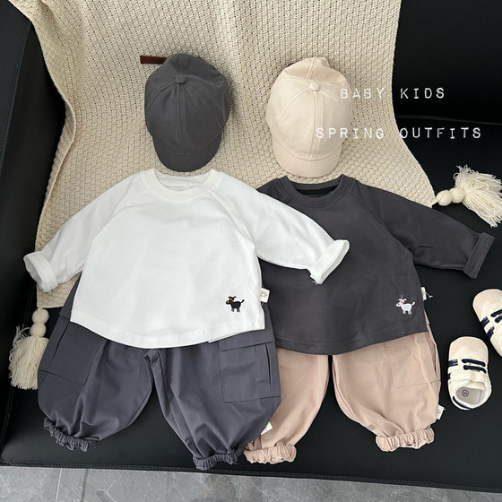 
Baby spring clothes spring versatile long-sleeved pullover bottoming shirt for boys and girls for boys and girls going out white T-shirt trendy