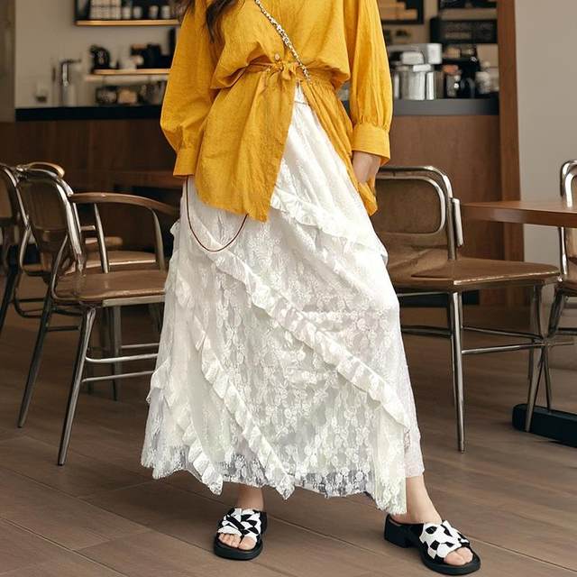 Retro spliced ​​lace white skirt for women 2025 spring new fluffy cake skirt mesh slim A-line long skirt